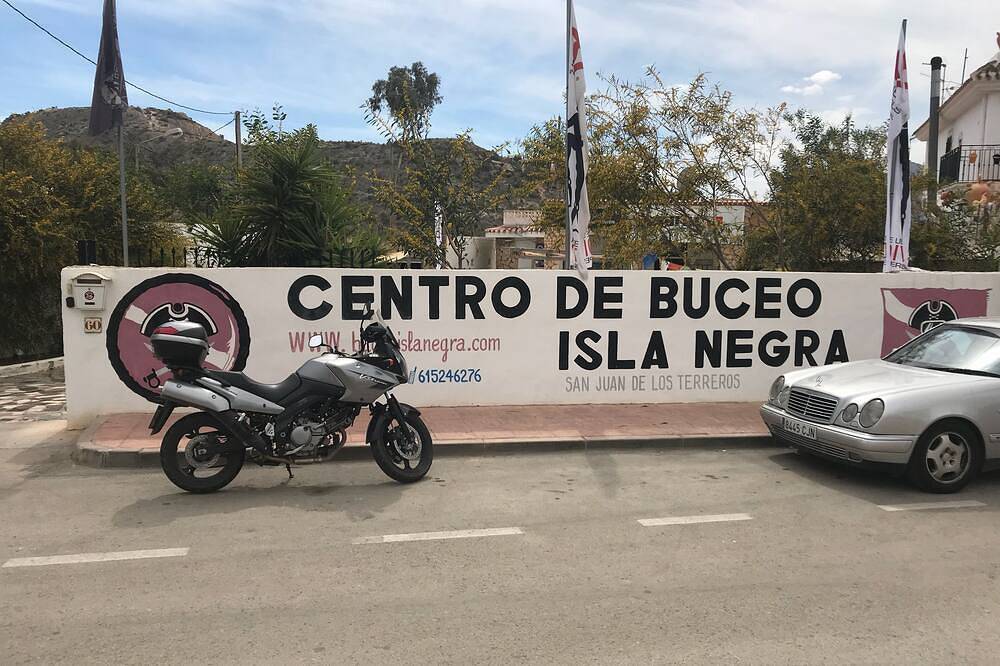 Roze huis met zwembad en wifi in San Juan de los Terreros, Pulpí