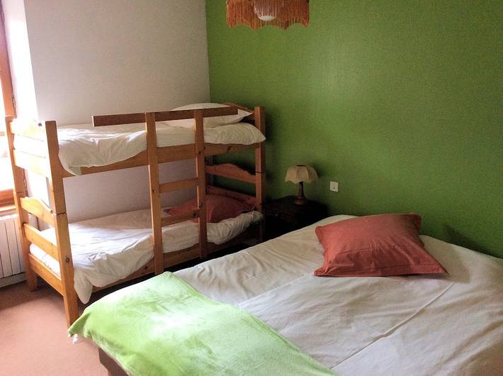 Chambre d’hôte pour 4 personnes, avec jardin dans le Cantal - 3