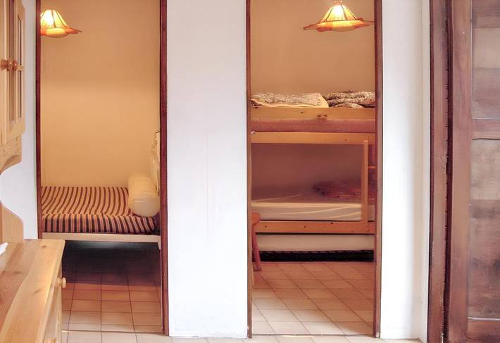 Location de vacances pour 6 personnes, avec jardin et piscine, animaux acceptés à Escaro - 3