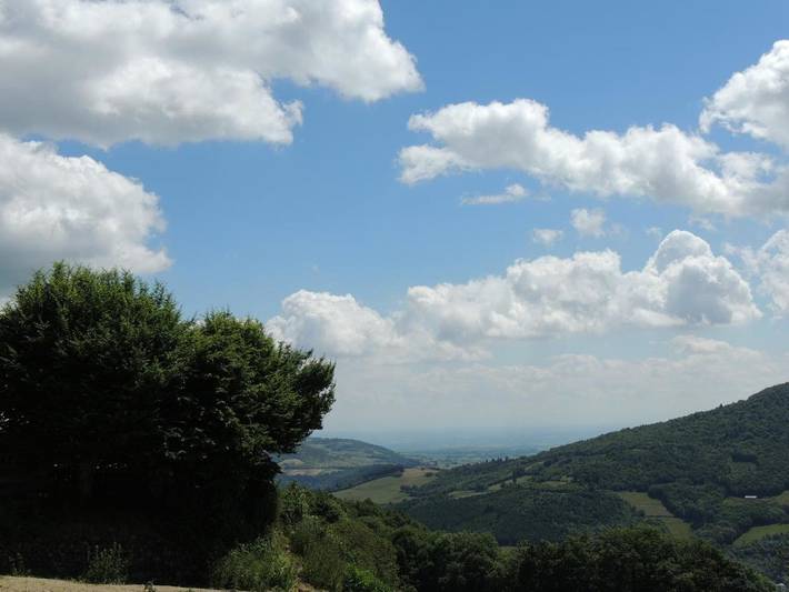 Location de vacances pour 6 personnes, avec jardin et vue à Vernay - 4