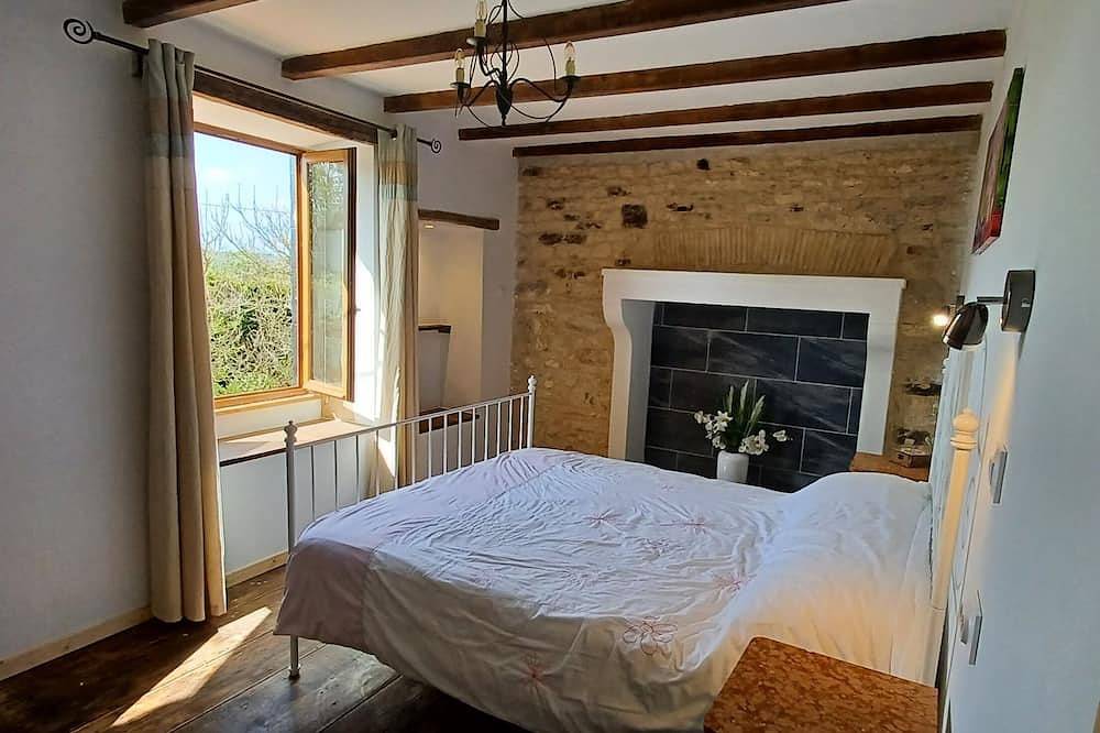 Enchanting house with playground in Saint-Macoux in Saint-Macoux, Vienne (France)