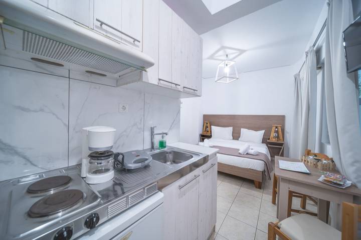 Gîte pour 2 personnes, avec terrasse, adapté aux familles à Héraklion - 4