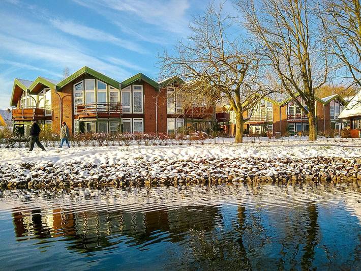 Ferienpark für 4 Personen, mit Balkon und Terrasse sowie Garten und Sauna am Plauer See