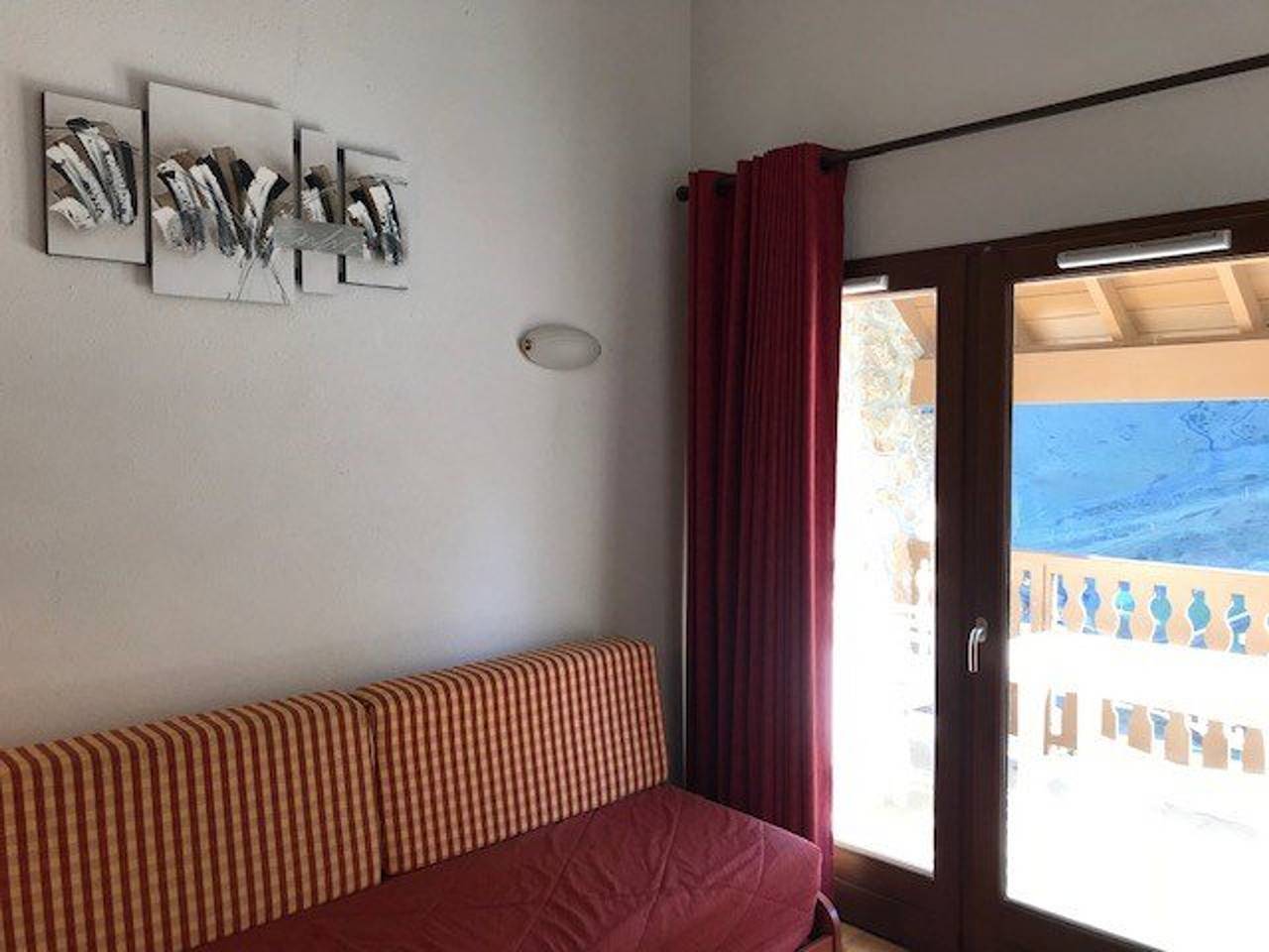 Entire apartment, Cozy 7-Person Duplex: Pool, Fitness Center, Near Slopes & Lifts in La Mongie, Bagnères-de-Bigorre