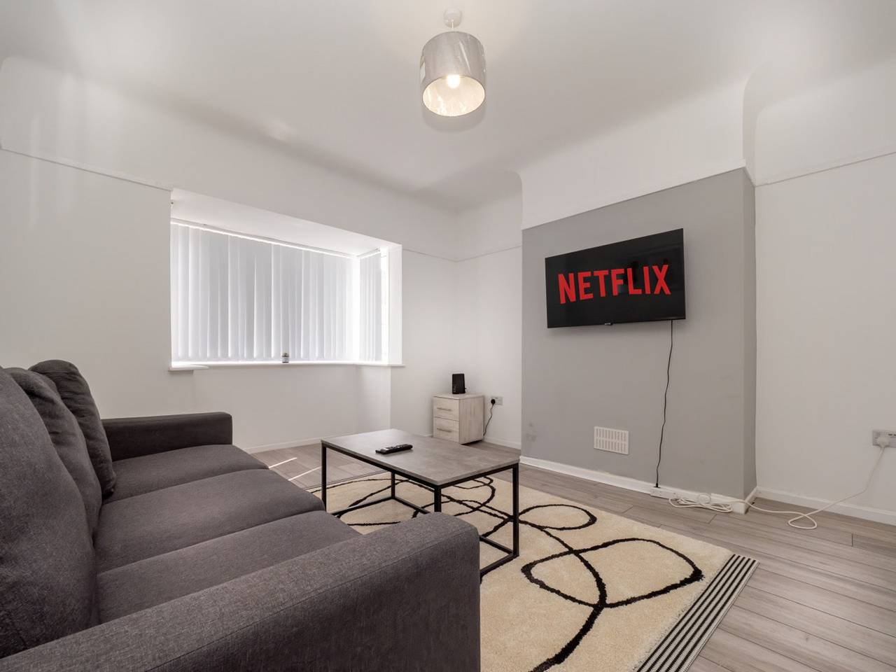 Cardiff 2-Bed Gem Near City Center in Cardiff Bay, Cardiff