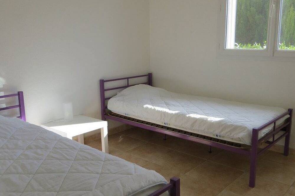 Villa avec Piscine Privée, Sauna et Boulodrome à 8 min des Plages in Saint-Laurent-de-la-Salanque, Côte méditerranéenne (France)