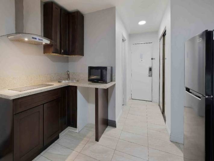 Apartamento entero, 1 cama king size | Suite, Nsmk, jacuzzi, cocina, Sb in Los Angeles County