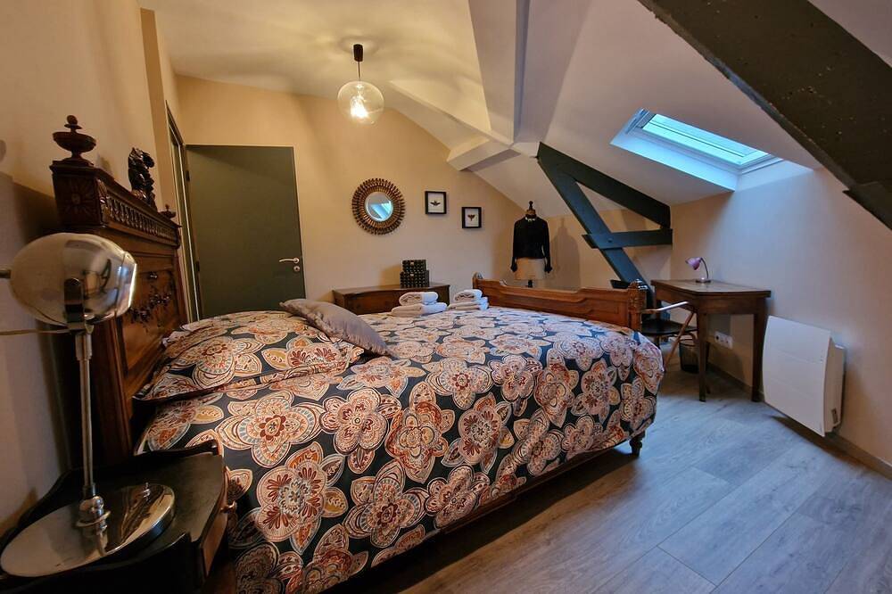 Casa-Familiar-Vista a la Ciudad-Baño en la habitacion in Fontainebleau, Sena y Marne