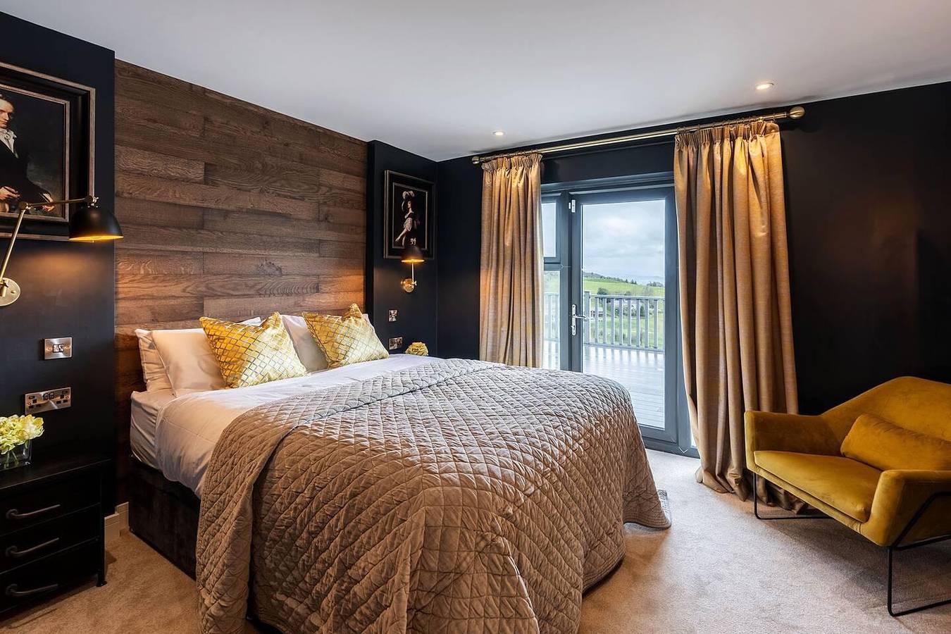 Lux Manor Sleeps 30 - Pool, Sauna, Hot Tub, Cave in Denbighshire