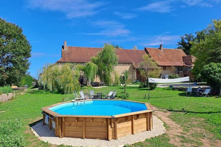 Location de vacances pour 10 personnes, avec Jardin à La Chapelle-de-Bragny
