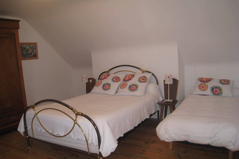 Maison de Vacances Centre Bourg , Sizun , Monts d'Arrée en Finistère in Sizun, Parc naturel régional d'Armorique