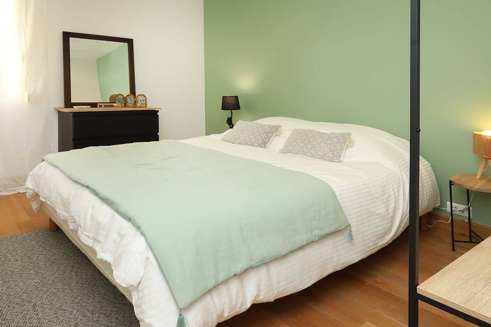 Apartamento entero, Apartment le Albert 1er Senlis 2 bedrooms with outside, 2 steps from the center   in Senlis, Río Oise