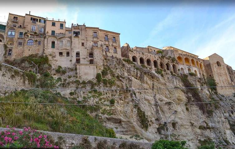 Appartamento intero, Accogliente appartamento con 1 camera da letto e terrazza - a 600 m dalla spiaggia in Spiaggia del Cannone, Tropea