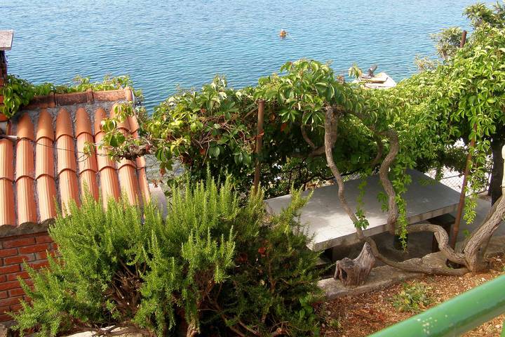 Apartament wakacyjny dla 5 osób, z Balkon/ taras w Seget Vranjica