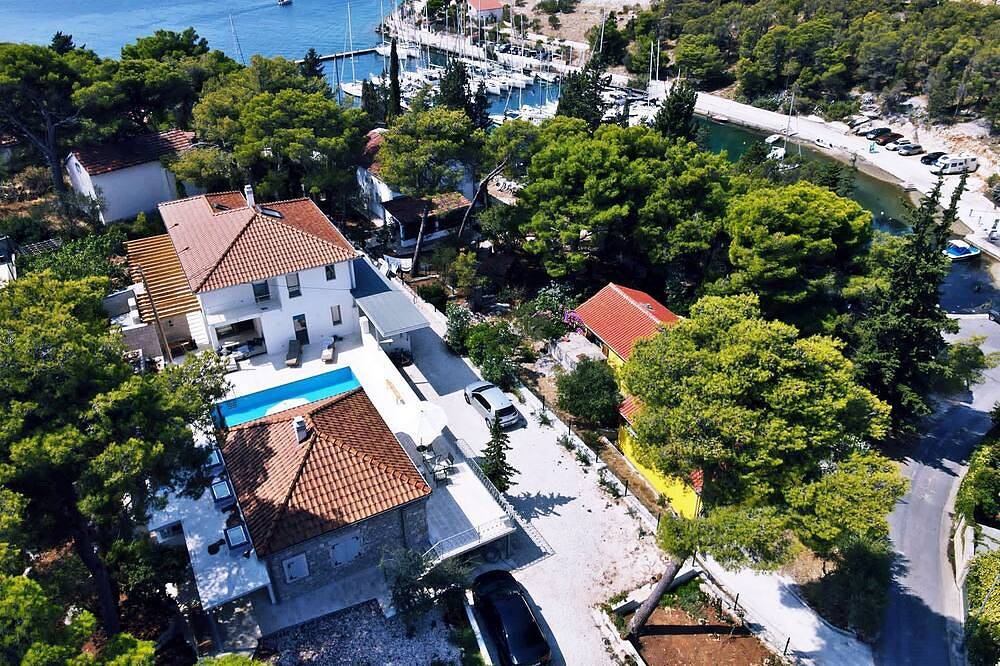 ➤Exklusives Ferienhaus „Villa Marumare“, Neubau 2021, Pool, nur 300 m zum Strand in Milna, Brac