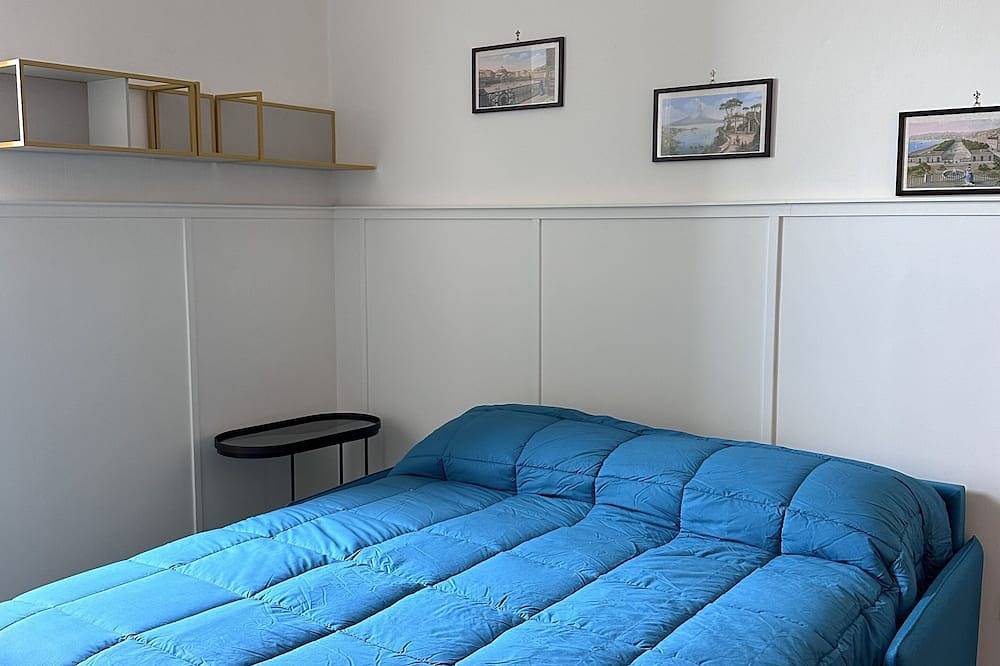 Entire apartment, La Casa di Ivan e Giorgia in Pozzuoli, Naples Province