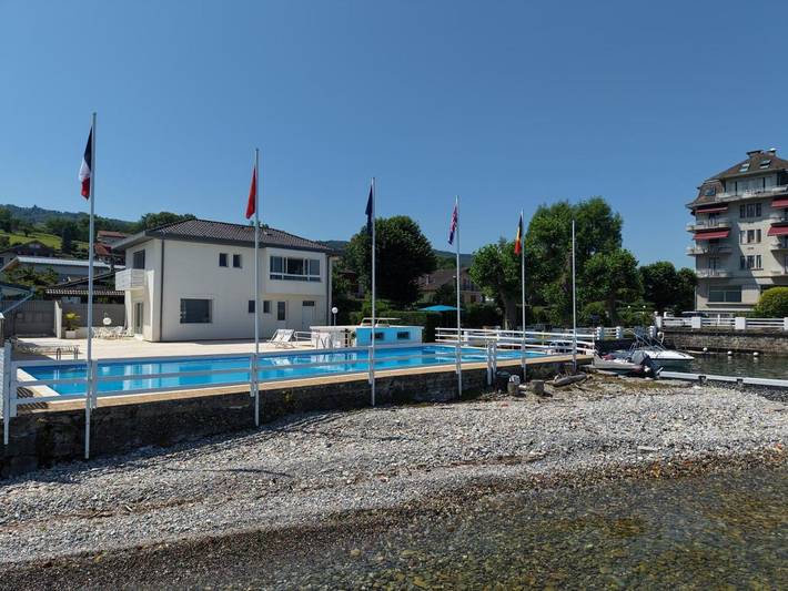 Location de vacances pour 4 personnes, avec Balcon et Terrasse ainsi que Jardin et Piscine à Maxilly-sur-Léman