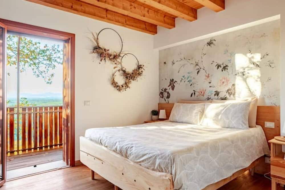 Stunning private villa with A/C, Wifi, hot tub, Tv, terrace, pets allowed and panoramic view in Cividale del Friuli, Udine Province