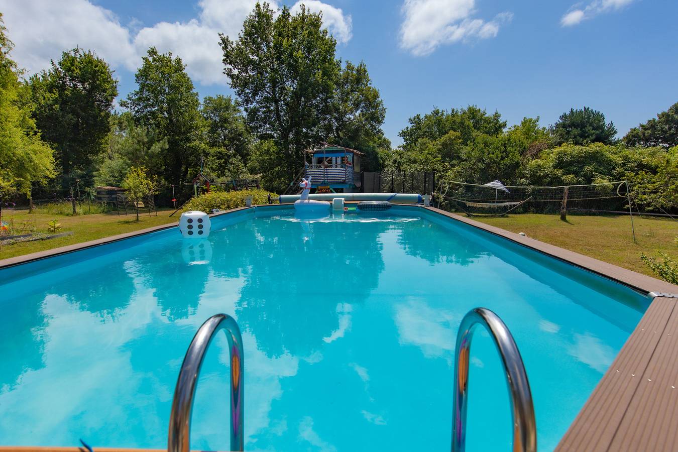 Villa 'Familiale Sur 3000m2 Avec Piscine' avec piscine privée, terrasse privée et Wi-Fi in Biscarrosse, Côte d’Argent