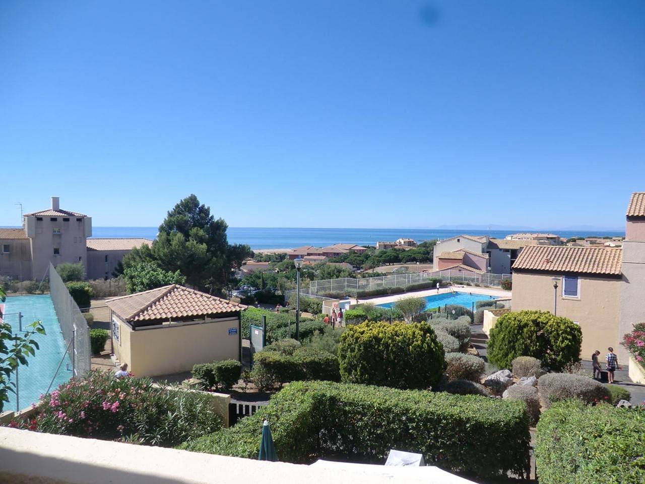 Entire apartment, 2-bedroom apartment, balcony sea view, parking, pool - Saint Pierre la Mer in Saint Pierre la Mer, Fleury