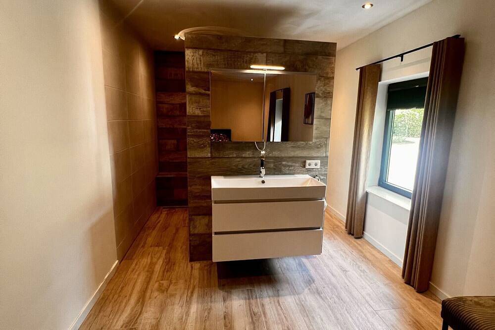 Luxury recreation house in the middle of a wooded area (31f) in Waalre, Nordbrabant