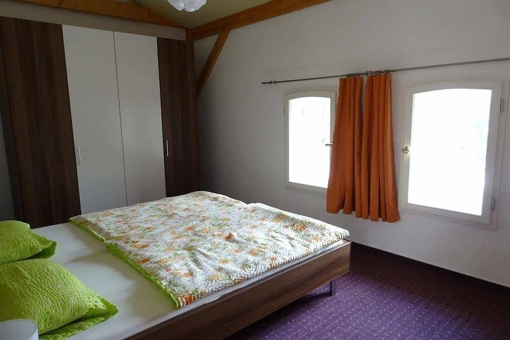 Ganze Wohnung, Wohnung in der Ferienwohnung Nitschke Zum Nusshof in Mehrow, Ahrensfelde