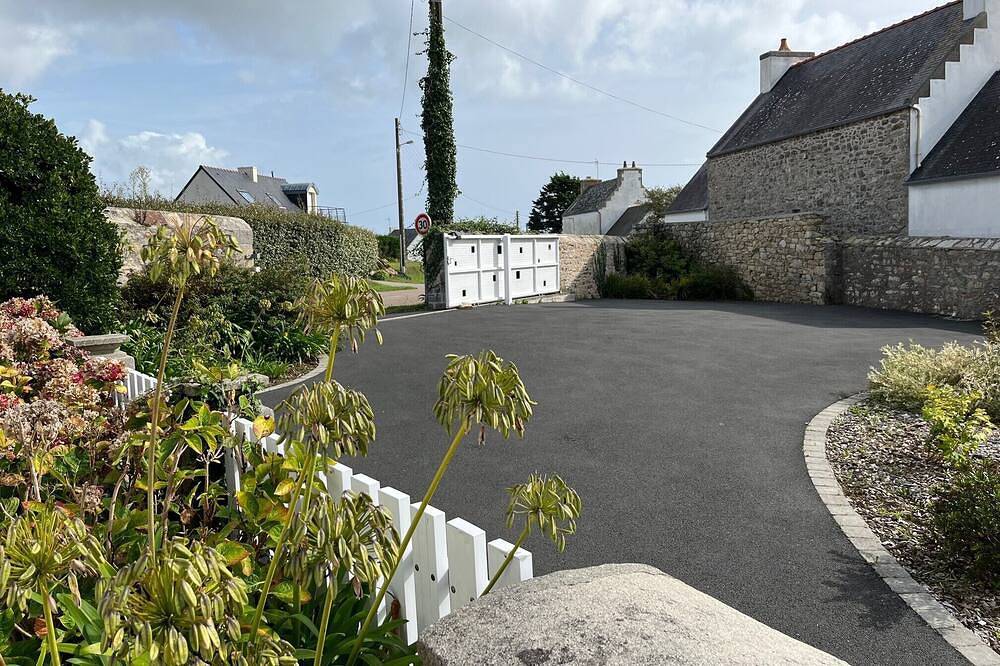 Fischerhaus / Penty in Plogoff mit Terrasse, Garten und Meerblick in Strandnähe in Pointe du Raz, Plogoff
