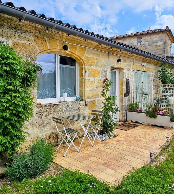 Location de vacances pour 2 personnes, avec jardin et vue à Sainte-Terre