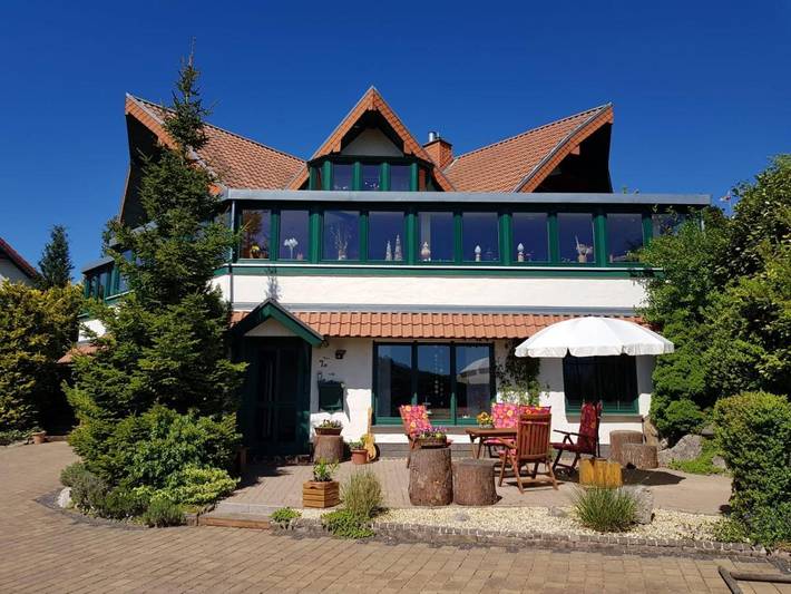 Ferienwohnung für 4 Personen, mit Terrasse und Garten sowie Sauna und Seeblick in Vöhl