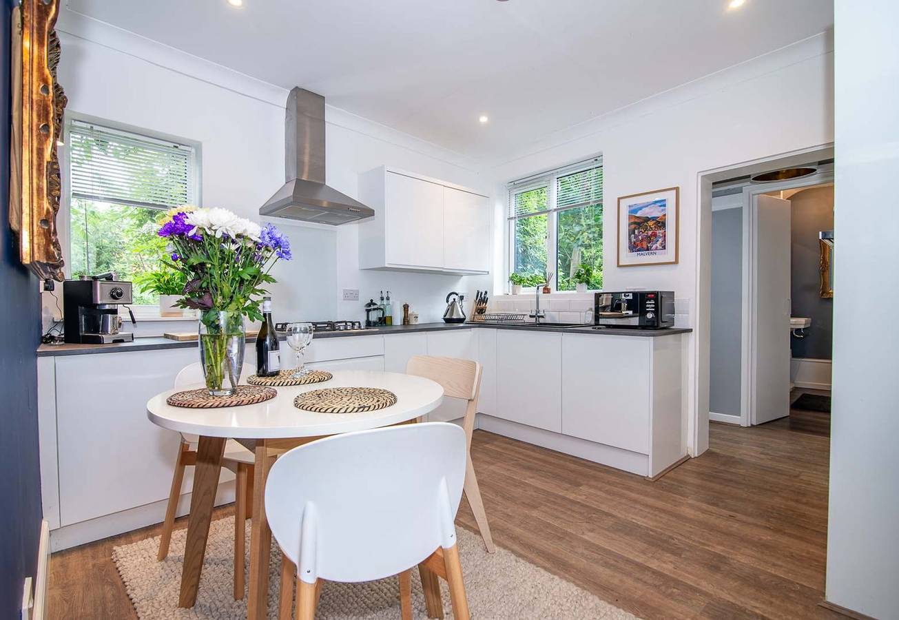 Host   Stay   Terrace on Canal in Worcester, Worcestershire