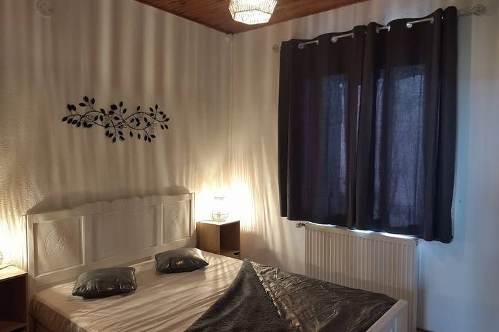 Quiet, ideal for exploring the Morvan! in Saint-Brancher, Naturpark Morvan