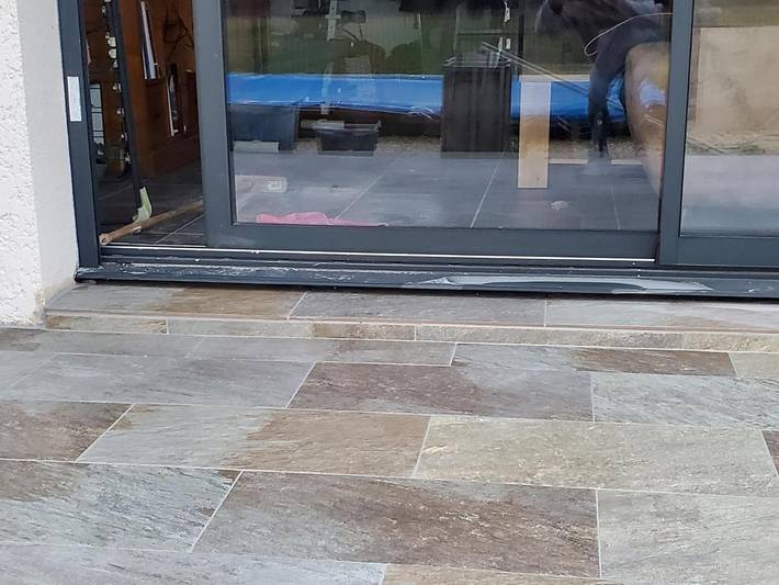 Location de vacances pour 4 personnes, avec terrasse ainsi que piscine et vue à La Bâtie-Rolland - 3