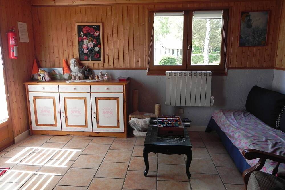Sologne, Chalet mit Charme, Wohnviertel mit Freizeitaktivitäten (Pool, Tennis) in Souvigny-en-Sologne, Sologne
