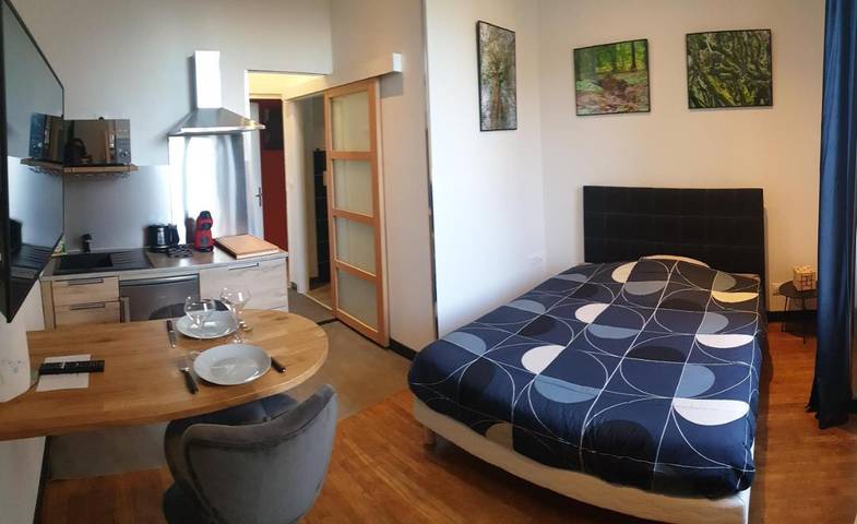 Appartement de vacances pour 2 personnes, avec jardin ainsi que piscine et terrasse, animaux acceptés