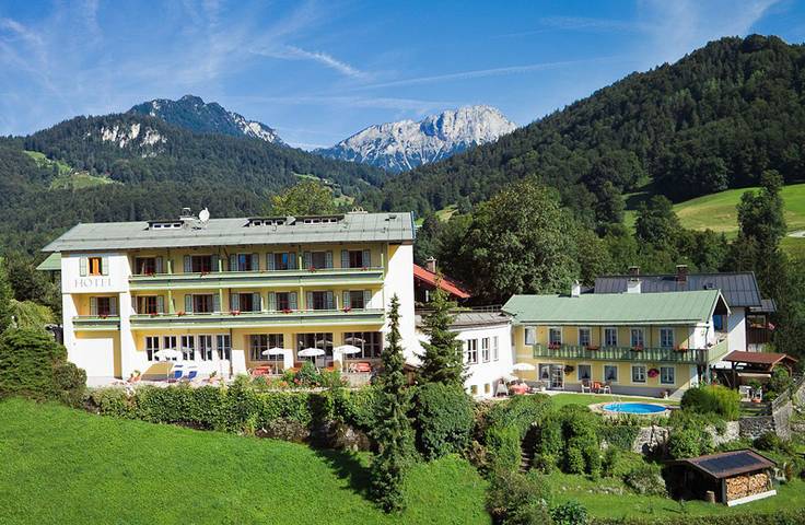 Zimmer für 2 Personen, mit Balkon und Whirlpool sowie Terrasse und Sauna in Berchtesgaden