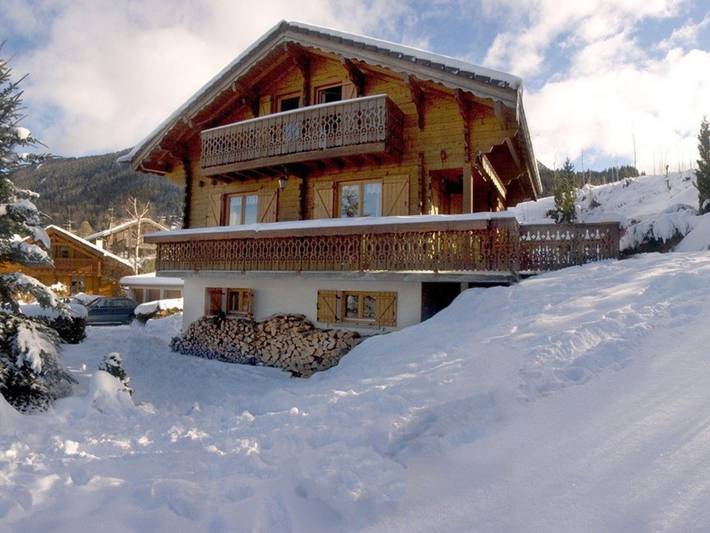 Gîte pour 8 personnes, avec Balcon ainsi que Terrasse et Jardin dans Les Carroz