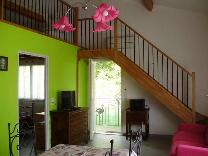 Location de vacances pour 4 personnes, avec vue ainsi que jardin et piscine à Beauvoisin - 4