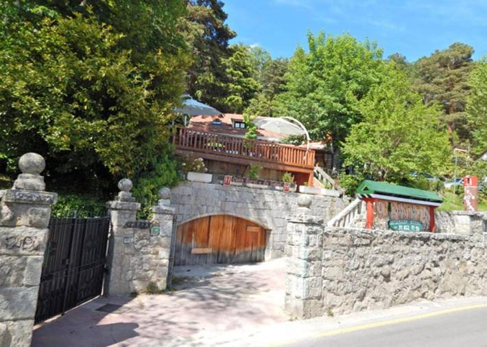 Casa rural, con Terraza y Jardín en Cercedilla