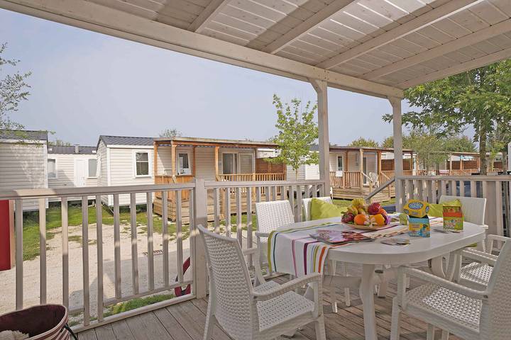 Wohnwagen für 6 Personen, mit Garten, mit Haustier in Peschiera del Garda - 3