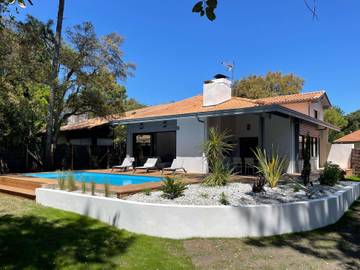 Location de vacances pour 8 personnes, avec terrasse et piscine, animaux acceptés dans Lac d'Hossegor