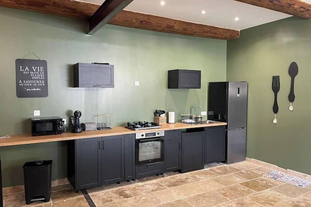 Charming house with swimming pool in Monteux, Vaucluse