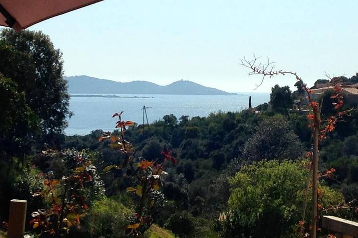 Location de vacances pour 5 personnes, avec Terrasse et Jardin dans Plage du Ruppione