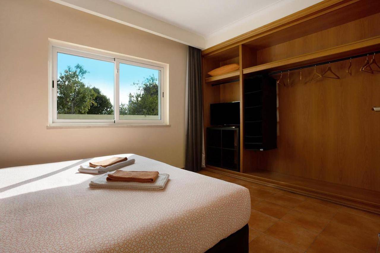 Two-Bedroom Apartment with Pool View in Portimão, Distrito de Faro