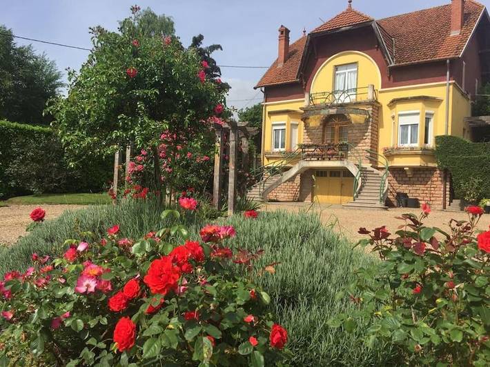 Gîte pour 3 personnes, avec vue et jardin, animaux acceptés à Pontailler-sur-Saône