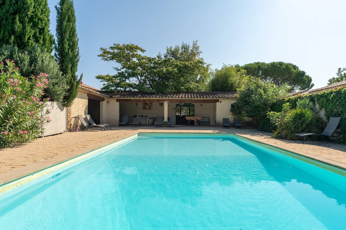 Location De Vacances pour 8 Personnes dans Camaret-sur-Aigues, Provence