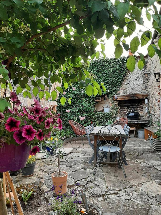 Location de vacances pour 5 personnes, avec terrasse et vue, adapté aux familles à Saint-Floret - 4