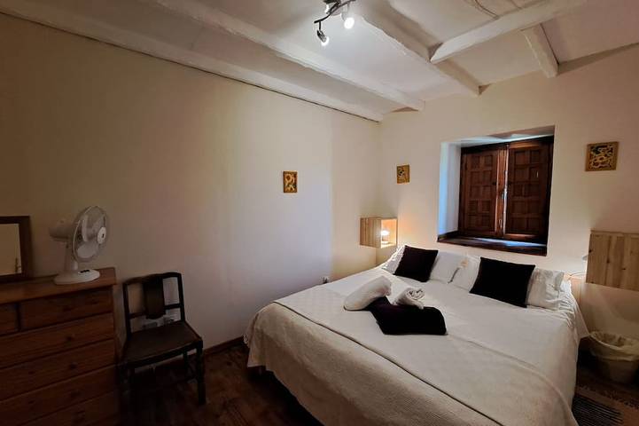 Gîte pour 5 personnes, avec jardin ainsi que terrasse et piscine à Saint-Pierre-de-Juillers - 2