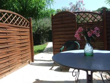 Gîte pour 2 personnes, avec vue et jardin à Vals-les-Bains