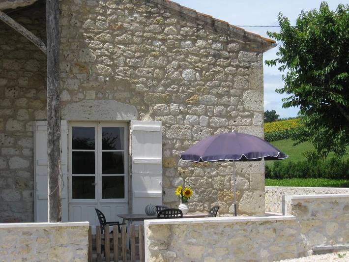 Location de vacances pour 2 personnes, avec vue et terrasse à Laugnac - 2