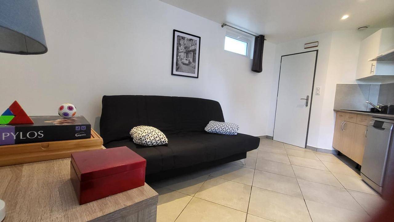 Appartement entier, Apartment - Ground Floor in Saint-Égrève, Isère
